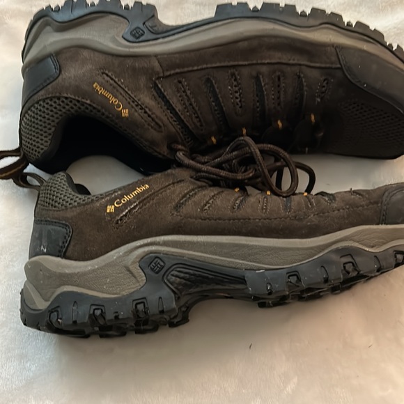 Columbia size 13 sneaker cut Columbia boot gently worn a couple times - Picture 4 of 6